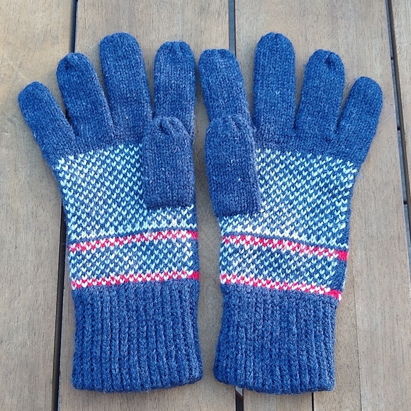 NWOT Blue Red and White Scarf and Gloves Set size OS - Picture 3 of 7